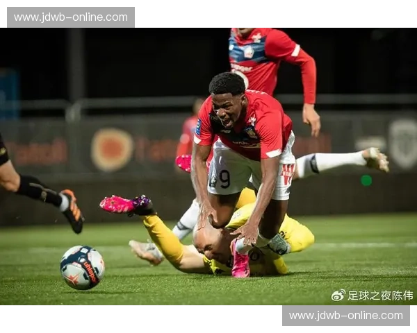 欧联杯决赛巅峰对决央视CCTV全程精彩呈现燃爆足球之夜